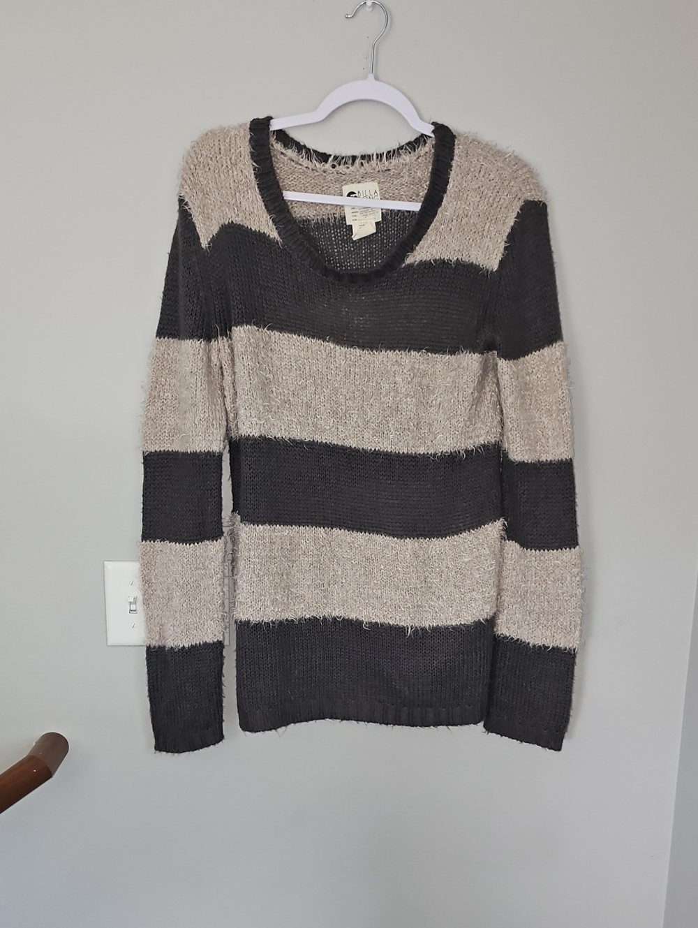 Billabong Womens Striped Sweater. Sz Large, Great Condition!!